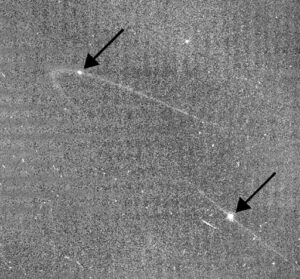 Anthe en Methone, twee kleine maantjes van Saturnus.