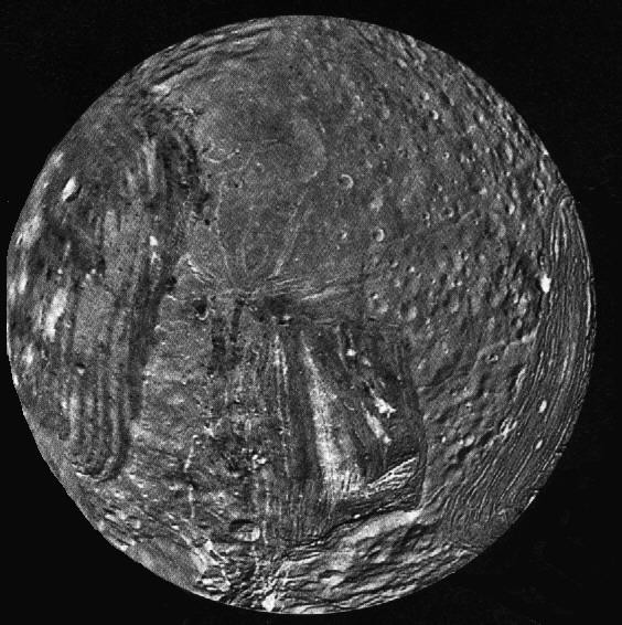 Miranda - maan van Uranus