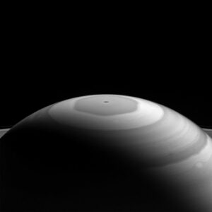Het hexagon aan de noordpool van Saturnus