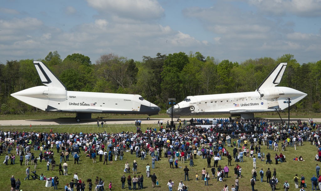 Space Shuttles Discovery en Enterprise