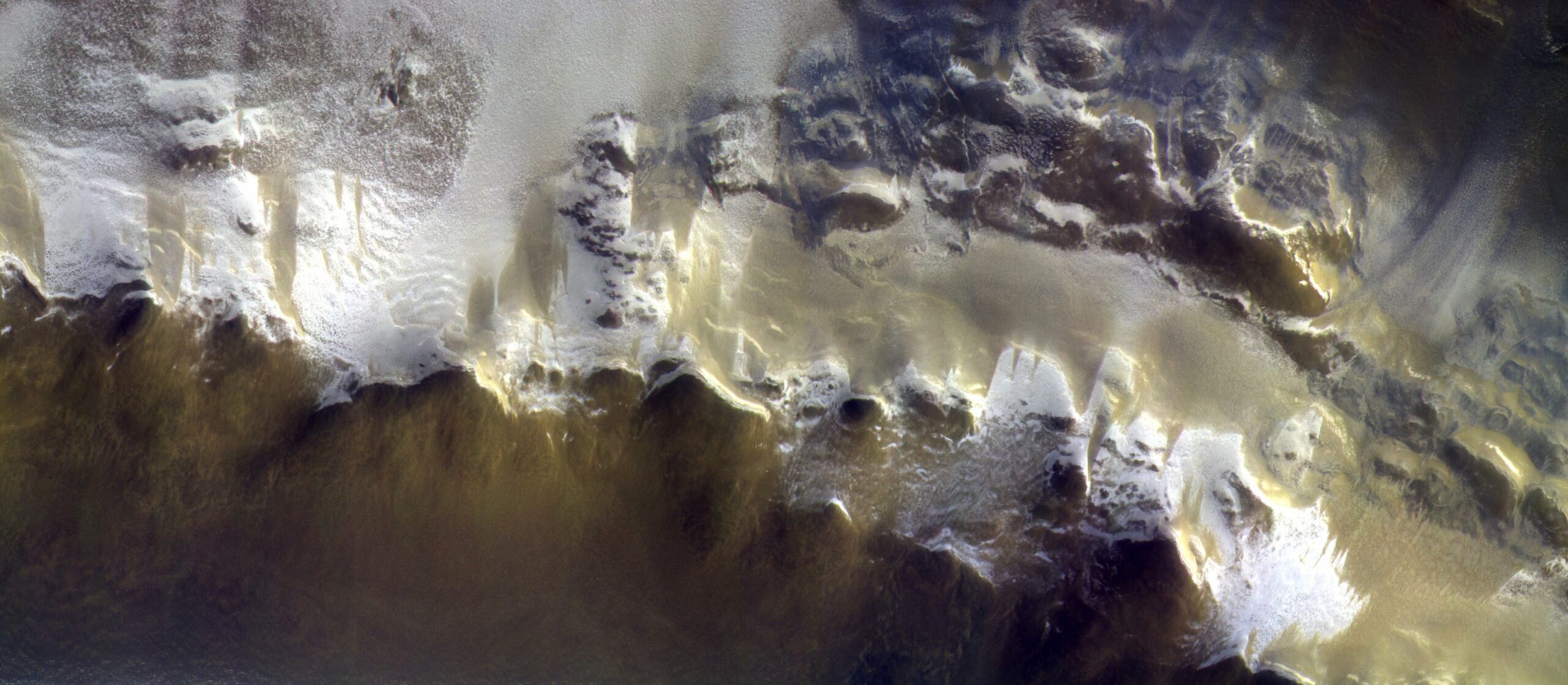 Eerste foto van de Trace gas Orbiter bij Mars