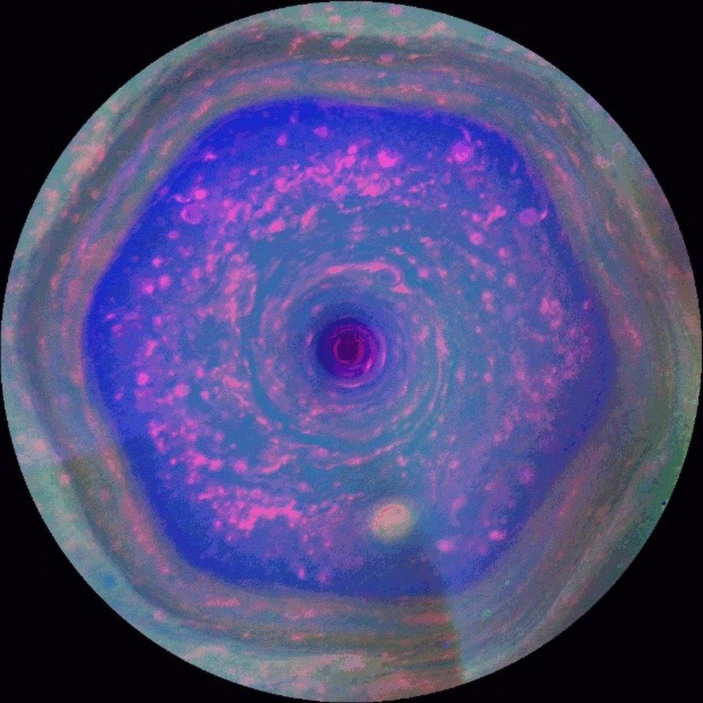 De zeshoek aan de noordpool van Saturnus gefotografeerd door de Cassini-ruimtesonde van de NASA