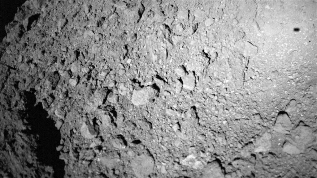 MASCOT fotografeert oppervlak van asteroide Ryugu