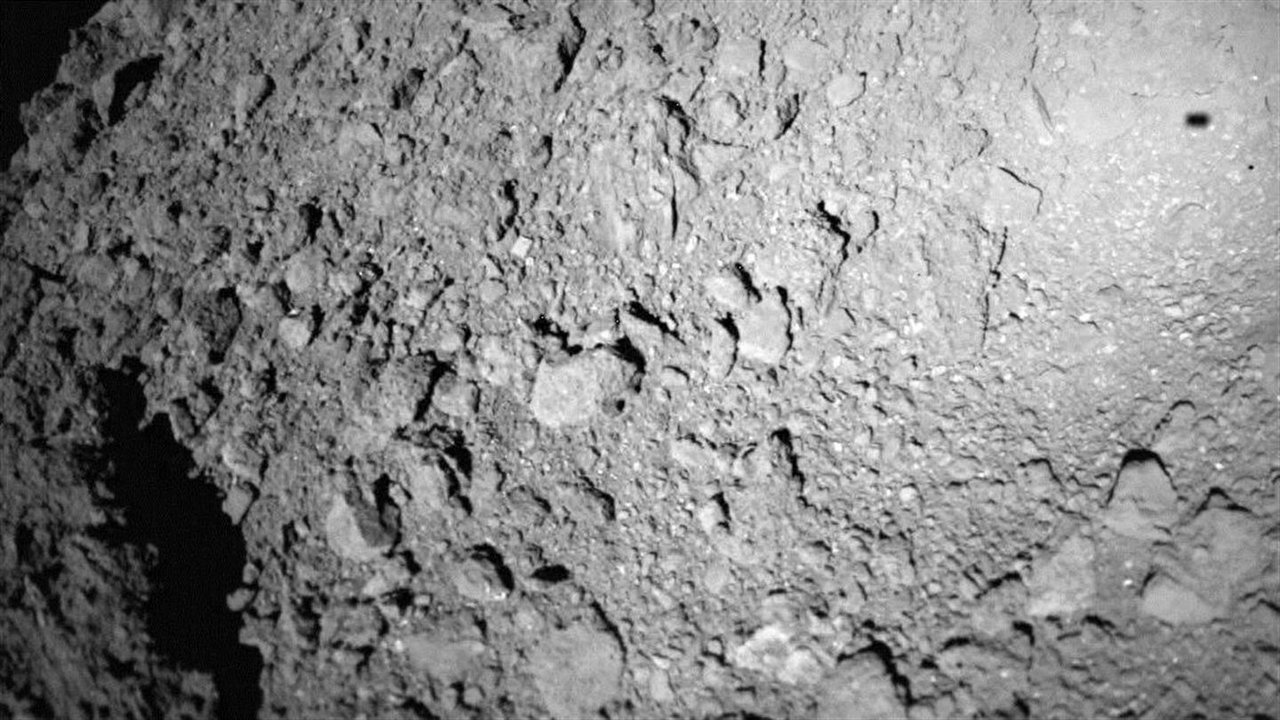 MASCOT fotografeert oppervlak van asteroide Ryugu