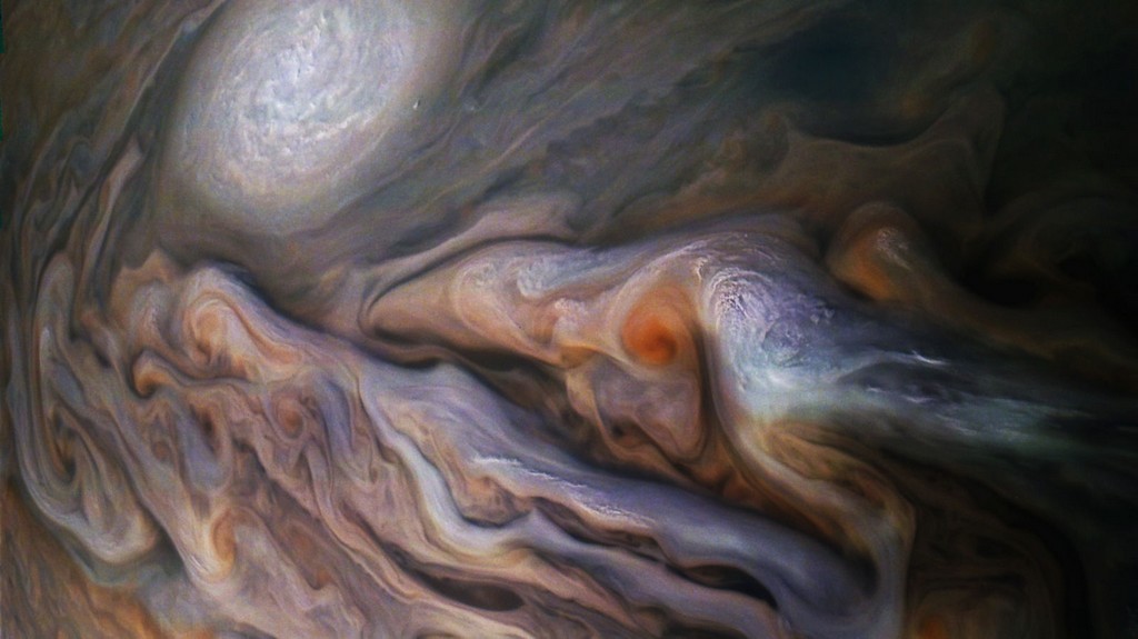 Juno fotografeert de wolken van Jupiter