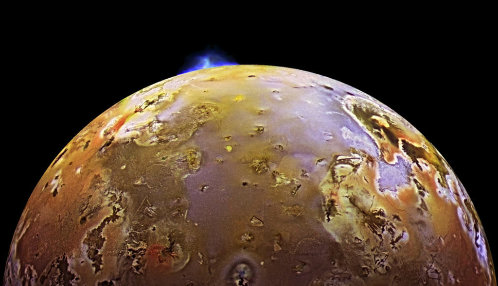 Ruimtesonde Galileo fotografeert actieve vulkanen op Io
