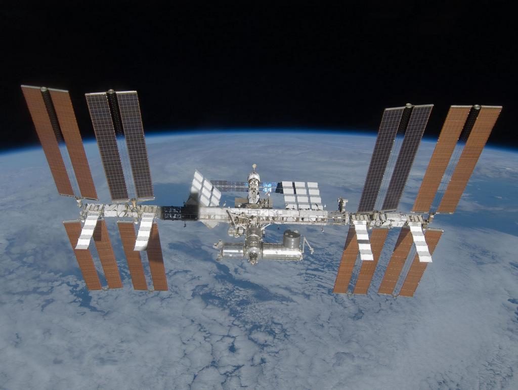 Het International Space Station in een baan om de Aarde.