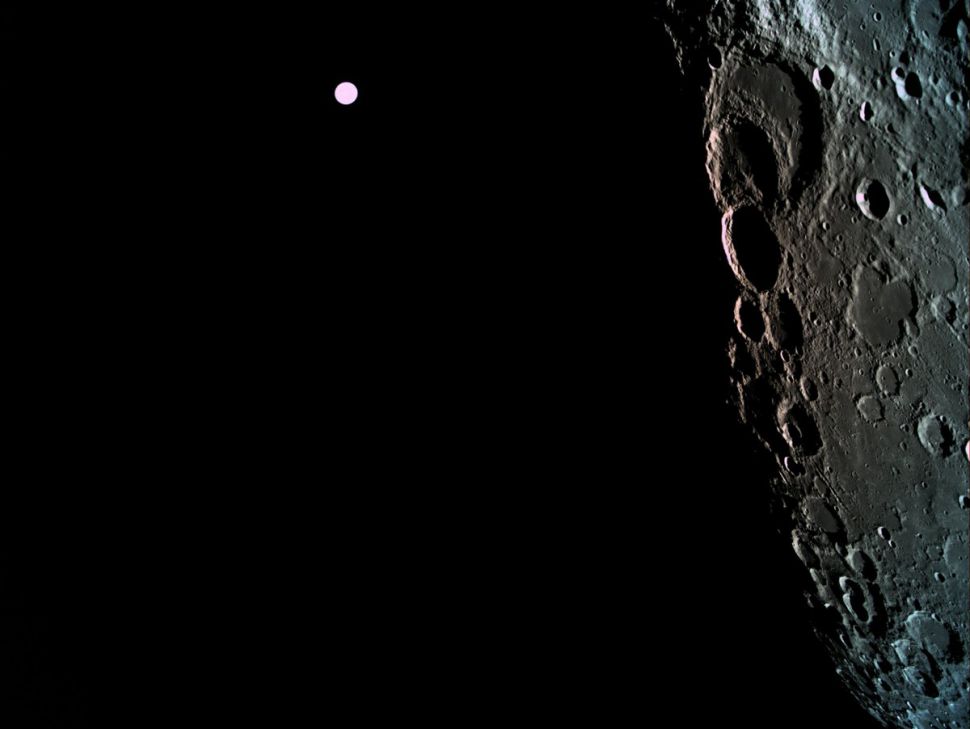 Beresheet fotografeert de verre zijde van de Maan