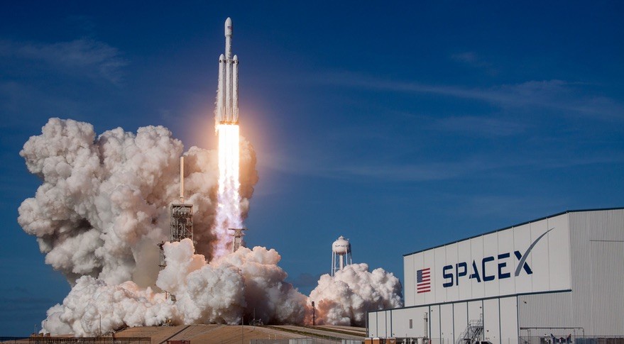 Lancering van een SpaceX Heavy Falcon raket. Credit: SpaceX