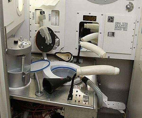 Toilet aan boord ISS