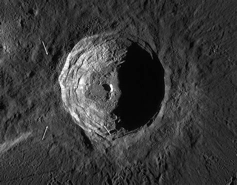 De krater Aristarchus op de Maan.