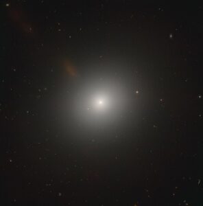 Messier 105 in Leo