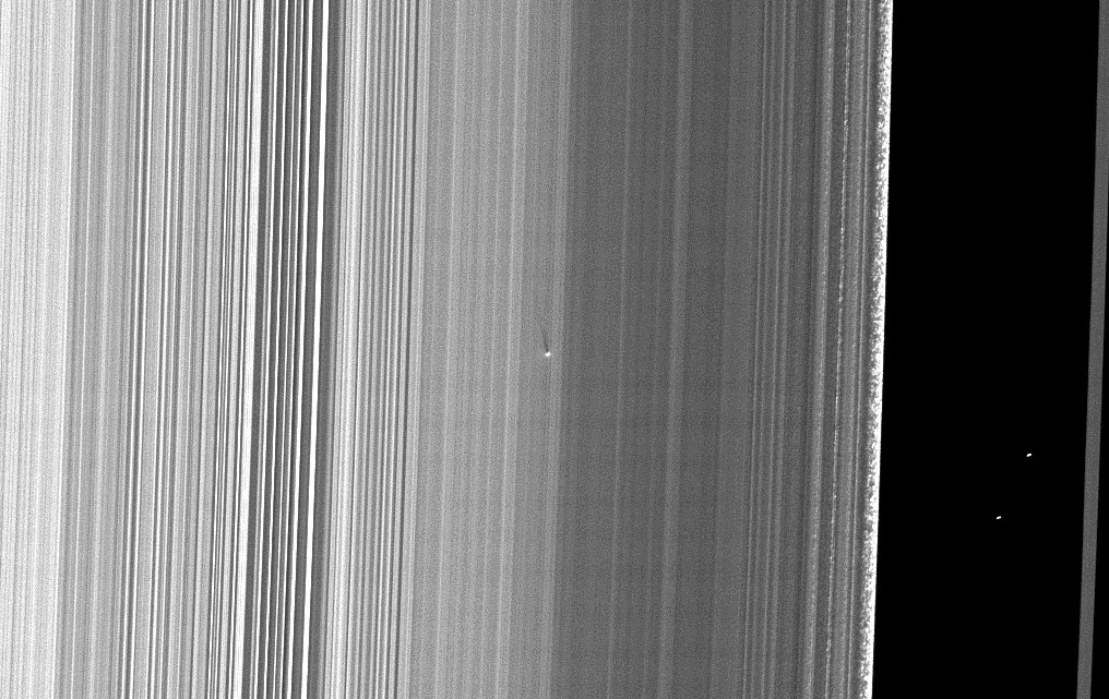S/2009 S 1 - maan van Saturnus