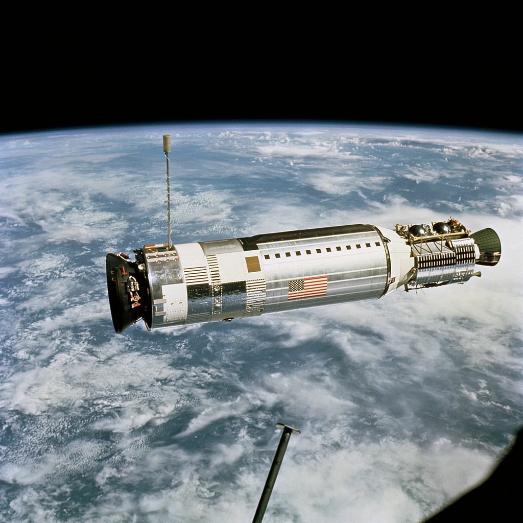 Gemini 12 koppelt met Agena