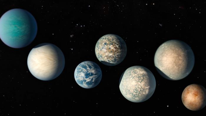 Artist impressie van verschillende exoplaneten.