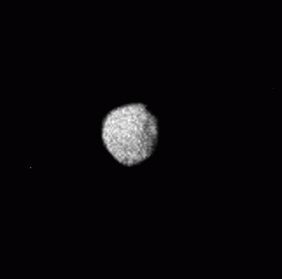 Puck gefotografeerd door Voyager 2