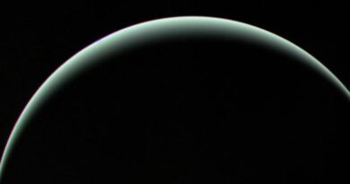 Voyager 2 ontmoet Uranus op 24 januari 1986