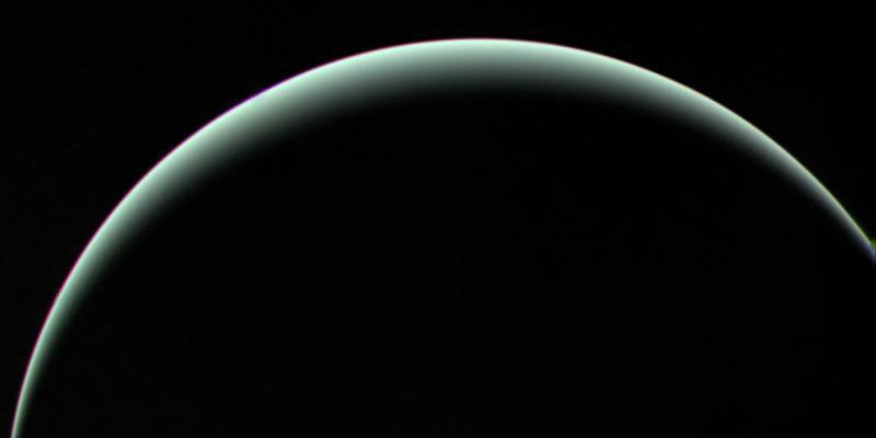 Voyager 2 ontmoet Uranus op 24 januari 1986