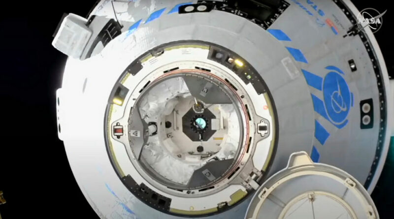 Starliner koppelt aan ISS