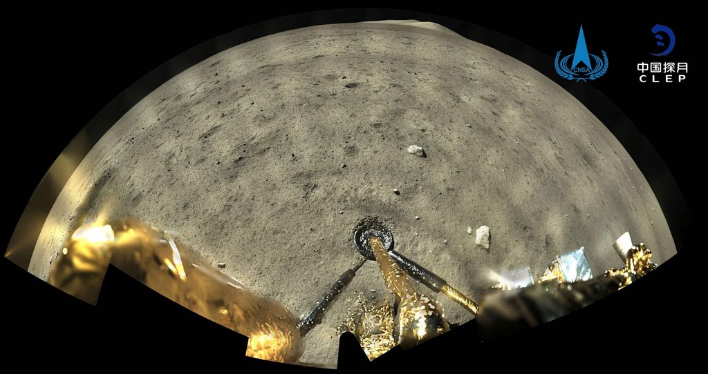 Een afbeelding van het oppervlak van de Maan gemaakt door de panoramische camera aan boord van de Chang’e 5.