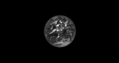 De Aarde gefotografeerd door de Lucy ruimtesonde
