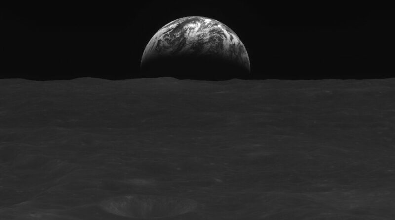 Danuri, de allereerste maan-orbiter van Zuid-Korea, heeft ons zwartwit-foto’s van het maanoppervlak en de Aarde gestuurd