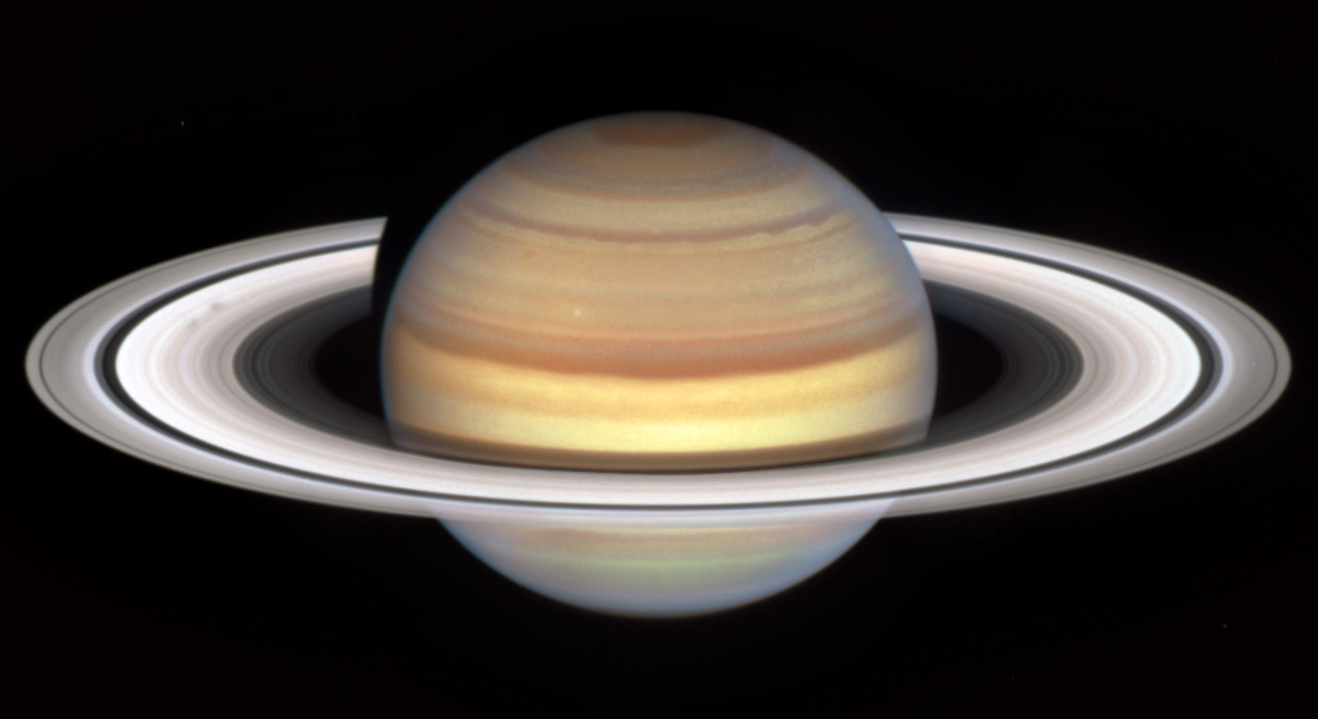 Nieuwe spaken in de ringen van Saturnus