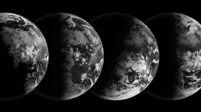 Equinox: vier zwart-wit satellietbeelden van de halve aarde, met verschillende seizoenshellingen.
