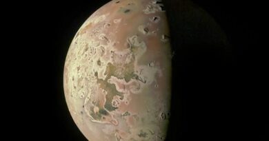 Jupiters Maan Io op de nieuwste foto gemaakt door de Juno-ruimtesonde.