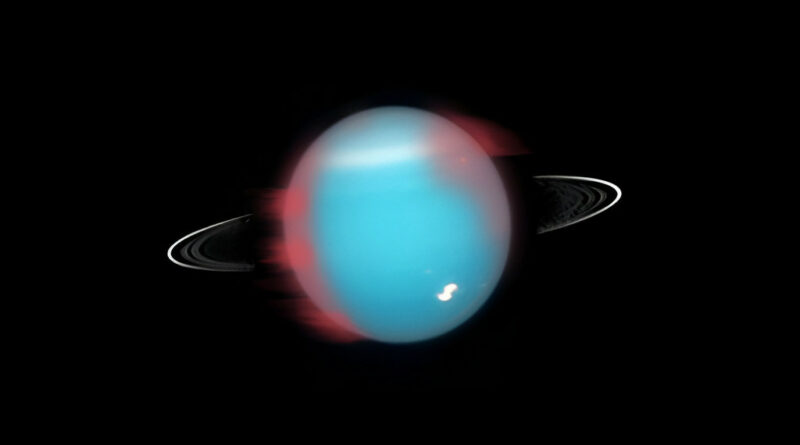 Een artistieke weergave van hoe de noordelijke infrarode aurora van Uranus (rood gemarkeerd) er in 2006 uit zou hebben gezien.