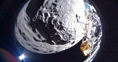 De Nova-C-lander van Intuitive Machines maakte dit beeld van het maanoppervlak vóór de landing.