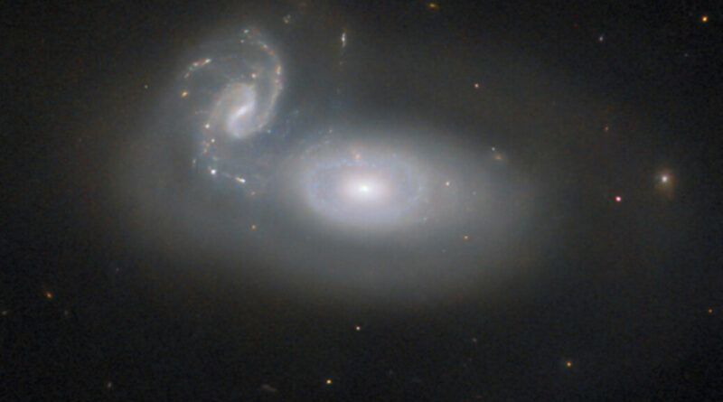 Deze Hubble-afbeelding toont IC 3595, een paar interacterende sterrenstelsels