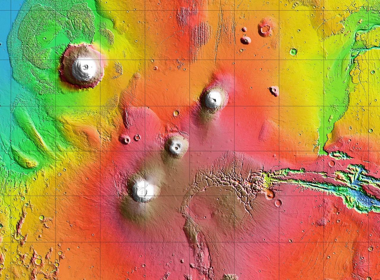 Topografische kaart van de vulkaan Arsia Mons, Tharsis Montes, Mars