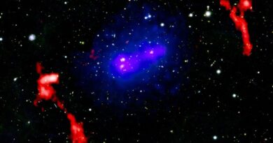 Deze afbeelding toont de botsende clusters van sterrenstelsels die het systeem PSZ2 G181 vormen in het blauw, geflankeerd door een paar radio-schokfronten in het rood.