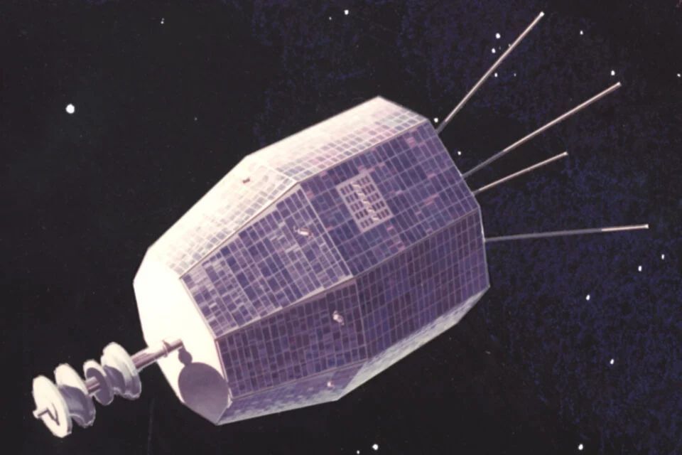 Een afbeelding van de Relay-2 satelliet.