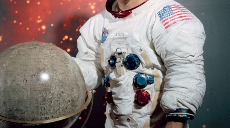 Jim Lovell (1928 - 2025)