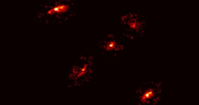 Wetenschappers observeerden een zeldzame kosmische configuratie met vijf lichtpunten in plaats van de gebruikelijke vier.