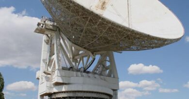 De RT-70 radiotelescoop op de Krim